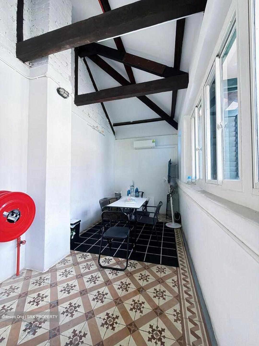 Banda Street (D1), Office #522467861